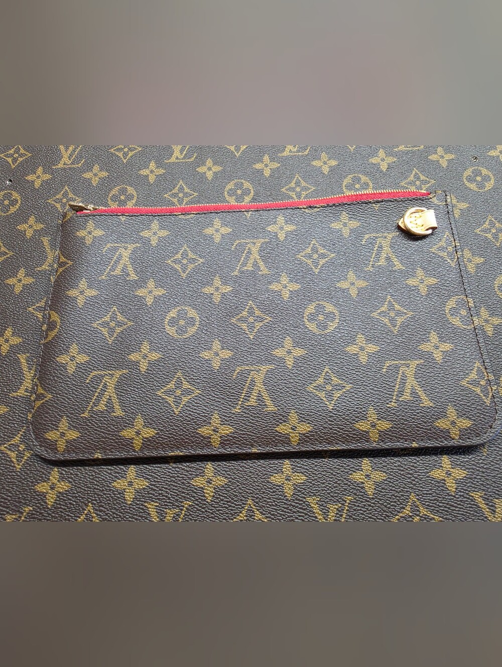 Louis Vuitton Neverfull Monogram Pouch Mm